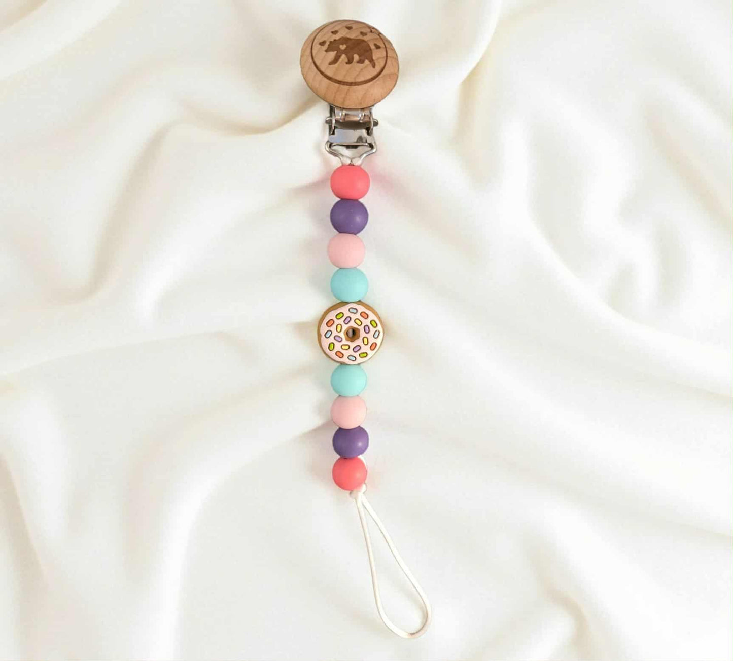 Attache suçe beigne (collaboration Création Maman ourse) (précommande pour fin Octobre)